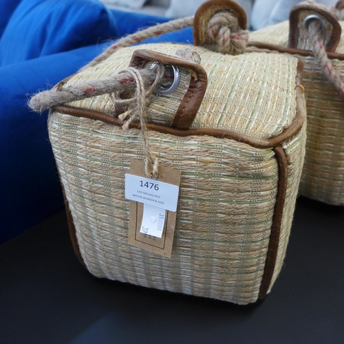 1476 - A pair of raffia cube door stops - M21506 * this lot is subject to VAT