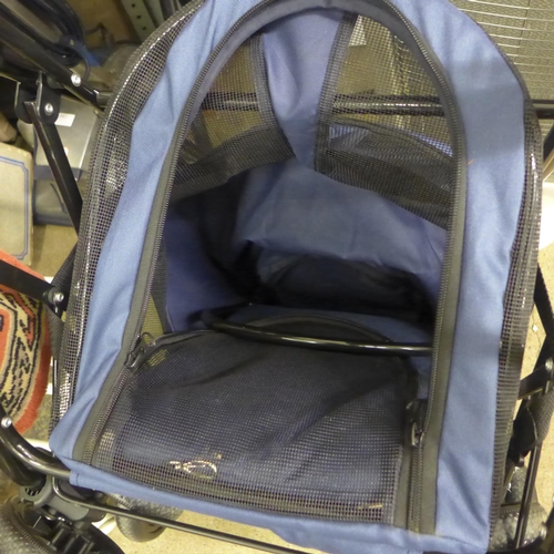 2430 - Dog pushchair/carrier