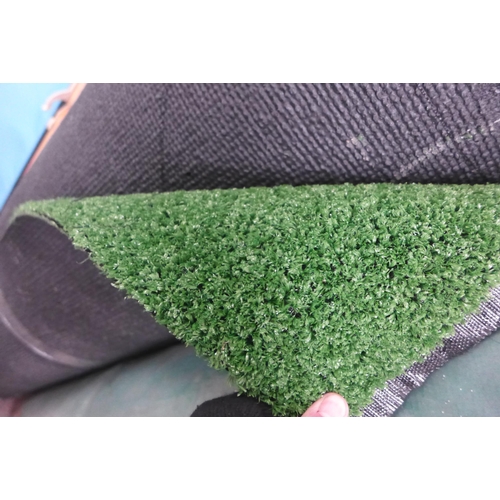 2525 - Ca.1.5mx6m roll of synthetic turf/grass