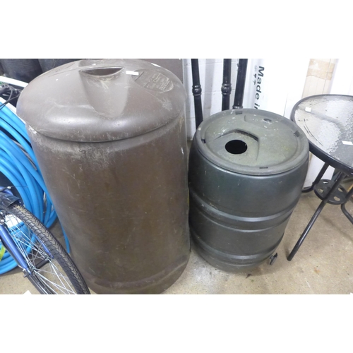 2533 - Ca 200ltr water butt and 80ltr composting bin