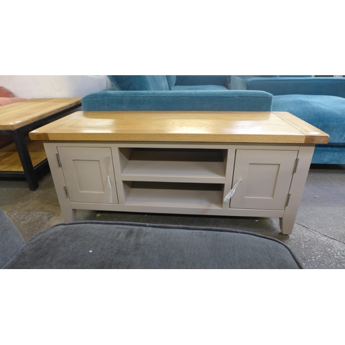 1520 - A truffle painted and oak two door, one shelf TV/media unit - MTPANB013V * this lot is subject to VA... 