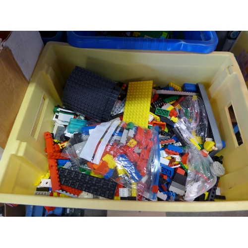 2319 - Job lot, Ca. 12kg of Lego