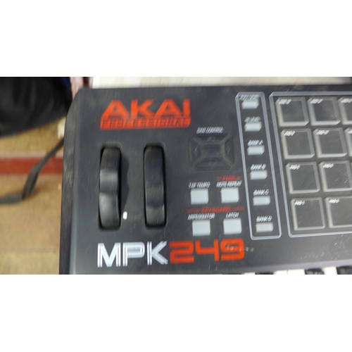 2343 - Akai MPK249 professional keyboard