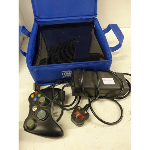 2297 - Xbox 360 with charger & controller