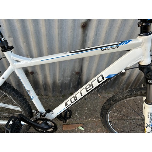 Carrera valour racing discount bike