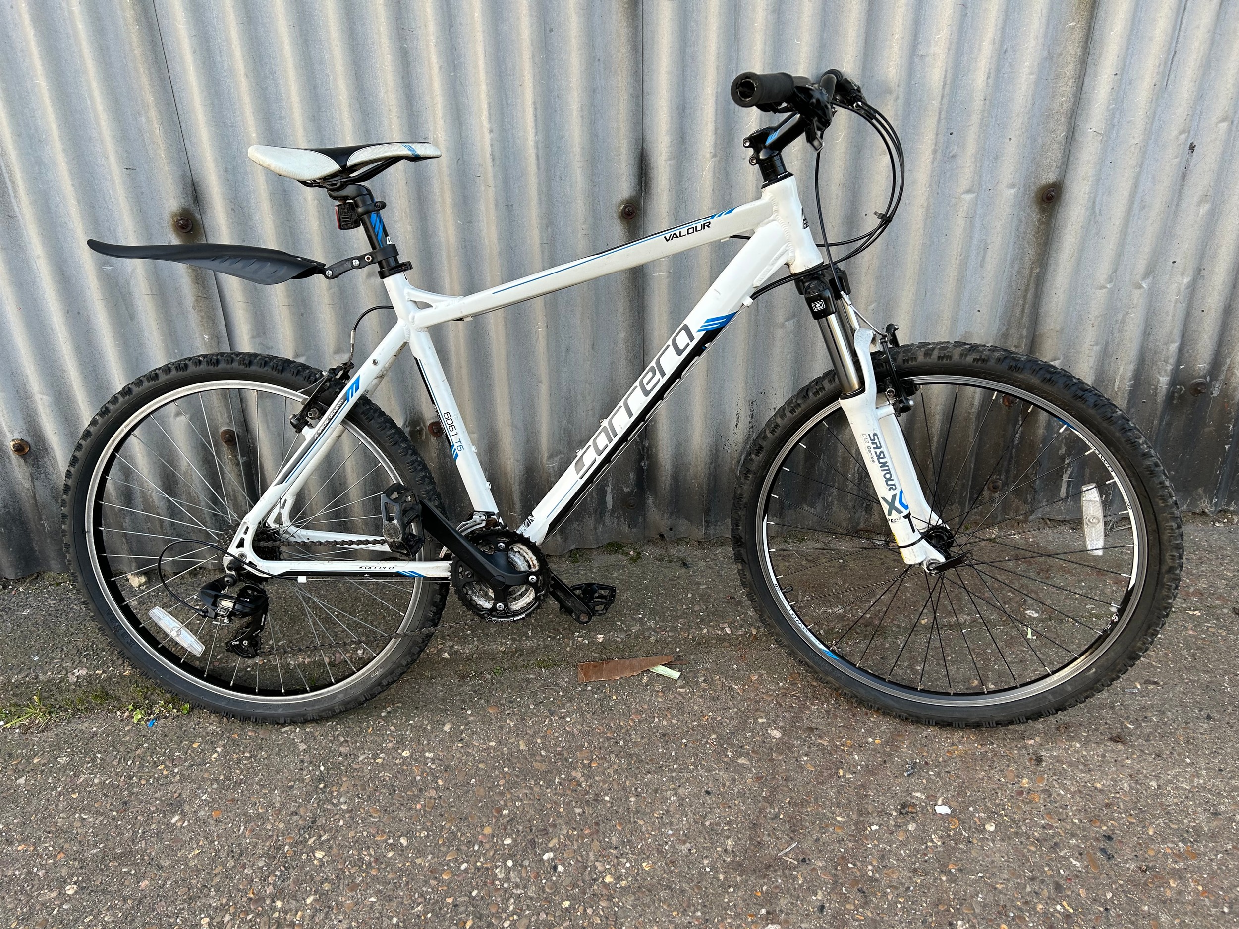 Carrera valour 6061 t6 mountain bike new arrivals