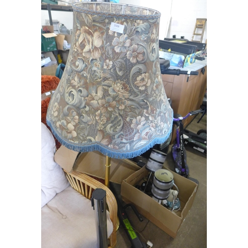 2169 - Qty of desk/table lamps and a  4ft 6