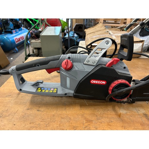 2340 - Oregon 240v electric chainsaw with chain and guard