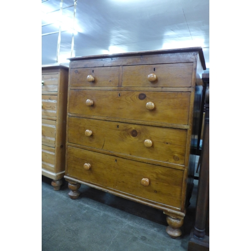 95 - A Victorian pine chest of drawers