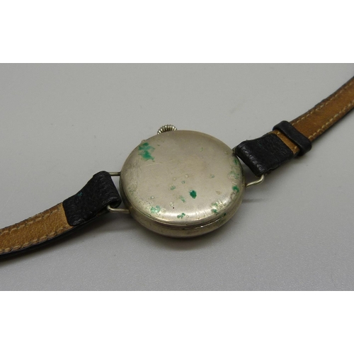 1066 - A WWI trench wristwatch with enamel dial