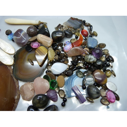 1082 - Assorted gemstones, etc.