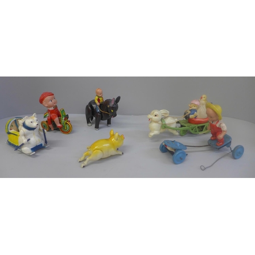 625 - Five plastic and tin plate toys