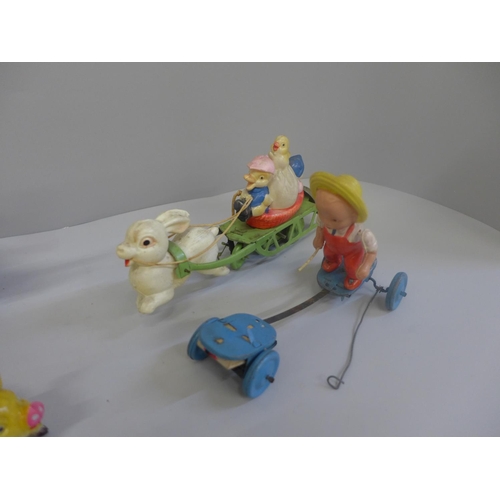 625 - Five plastic and tin plate toys