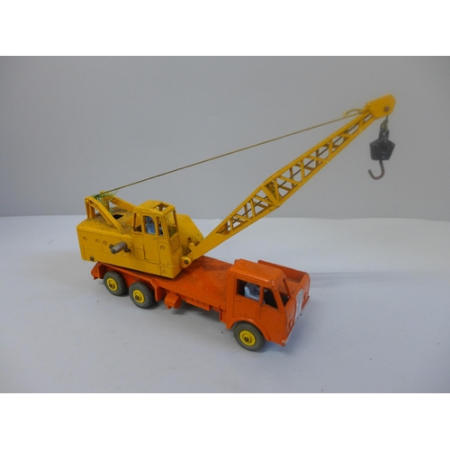 643 - A Dinky Supertoys 972 20-Ton Lorry-Mounted Crane, boxed