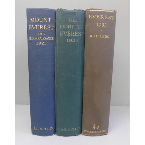 712A - Three volumes, Mount Everest The Reconnaissance 1921 (Arnold), The Fight For Everest 1924 (Arnold), ... 