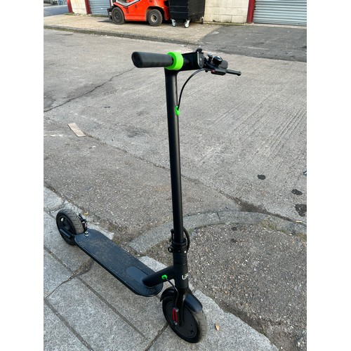 2415 - E-Life 250 Air electric scooter - W - no charger (seen running) - Police repossession