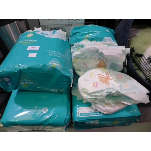 3062 - Pampers Baby Dry Size 4 Nappies  (282-213)  * This lot is subject to vat