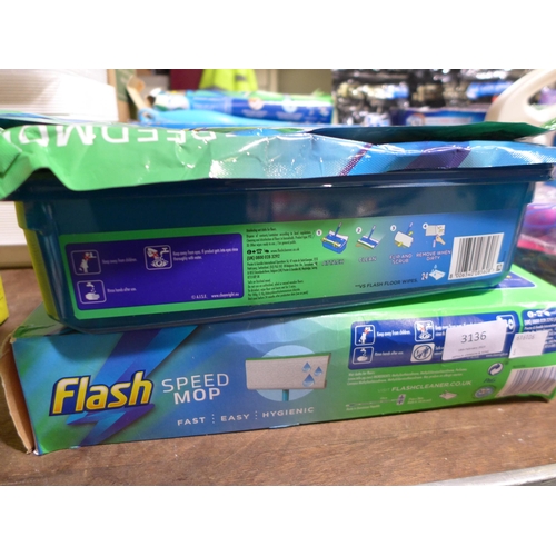 3136 - Flash Speed Mop starter kit and refills * this lot is subject to VAT