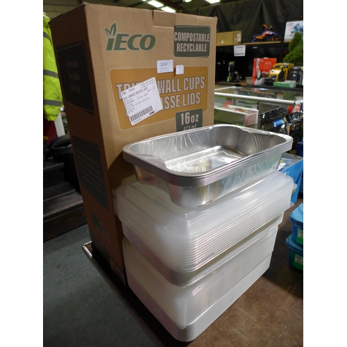 3139 - Quantity of plastic food containers and lids, foil containers and a box of recyclable 16oz takeaway ... 