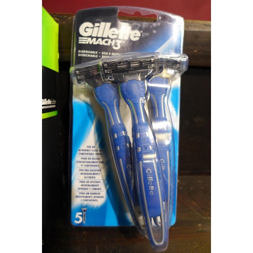 3156 - Pack of 5 Gillette Mach 3 razors, a Gillette Labs razor and pack of 6 blades * this lot is subject t... 