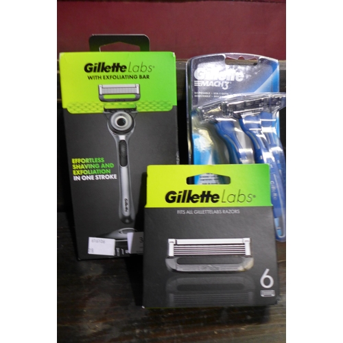 3156 - Pack of 5 Gillette Mach 3 razors, a Gillette Labs razor and pack of 6 blades * this lot is subject t... 