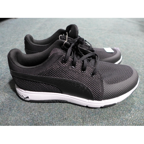 3211 - Pair of men's black Puma Golf trainers UK 8.5 * this lot is subject to VAT