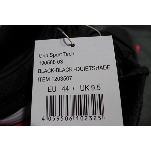 3213 - Pair of men's black Puma Golf trainers, UK 9.5 * this lot is subject to VAT