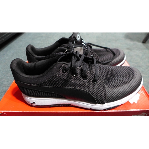 3215 - Pair of men's black Puma Golf trainers, UK 10 * this lot is subject to VAT