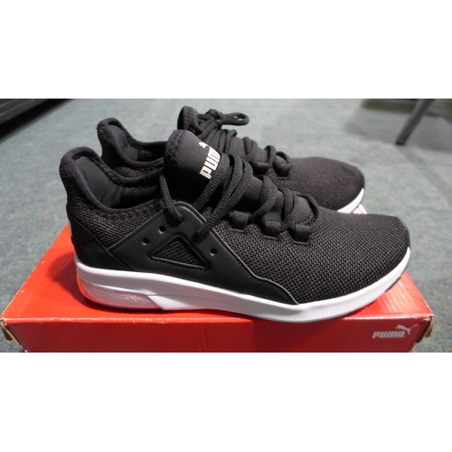 3216 - Pair of women's black Puma trainers UK 5.5 * this lot is subject to VAT