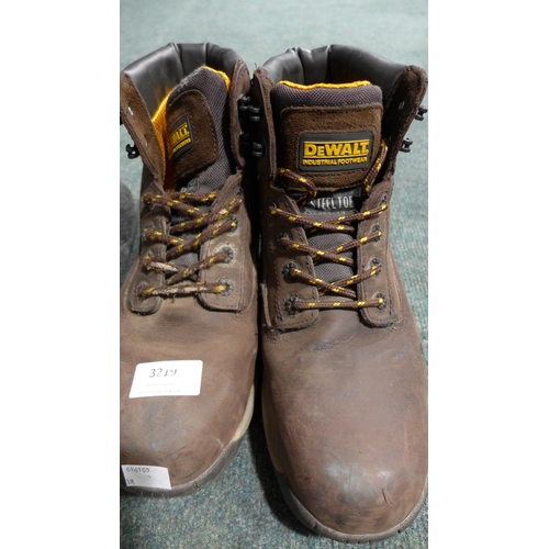 3219 - Pair of men's steel toe DeWalt boots, size UK 9 and pair of men's grey Dearfoam slippers size large ... 