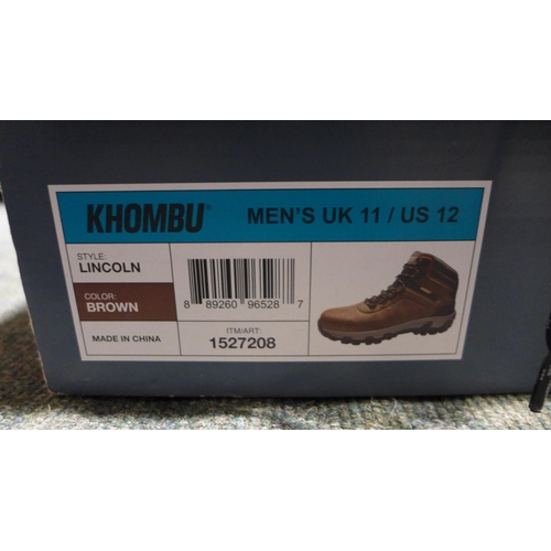 3220 - Pair of men's brown Khombu walking boots size 11 * this lot is subject to VAT