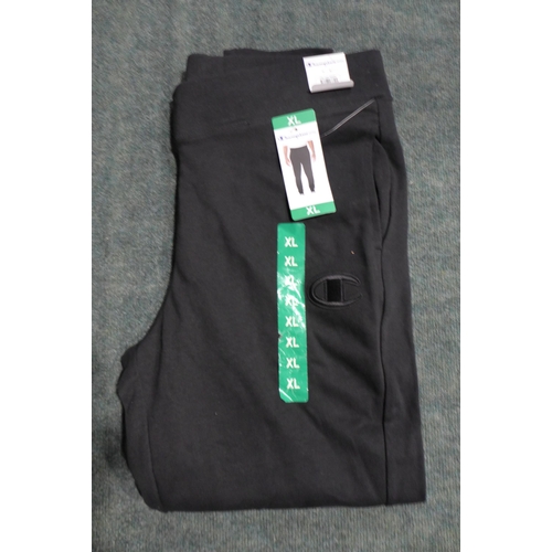 3224 - Bag of men's black XL Champion joggers * this lot is subject to VAT