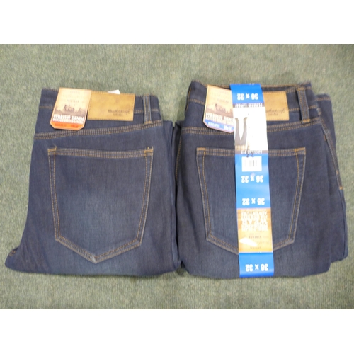 3253 - Bag of men's Kirkland Signature custom fit jeans - mixed sizes * this lot is subject to VAT