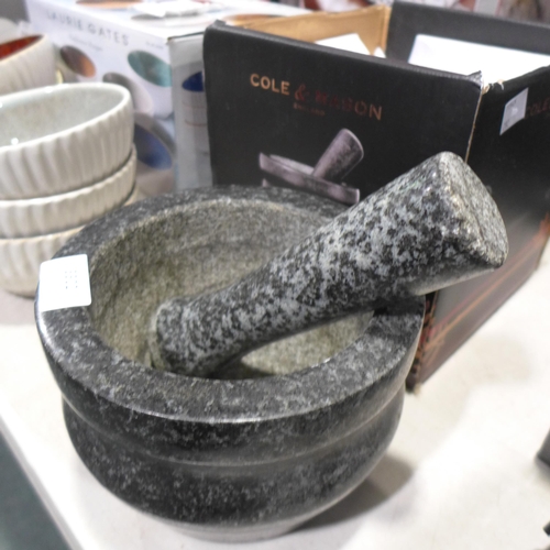 3302 - Cole & Mason Pestle & Mortar 18Cm     (282-99)  * This lot is subject to vat