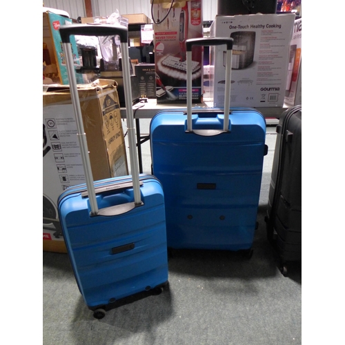 3371 - At Bon Air - hardside blue luggage set, 2 piece, Original RRP £119.99 + vat (282-352)  * This lot is... 