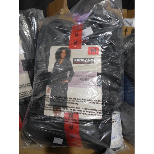 3389 - 3 Women's fluffy robes - all size M * this lot is subject to VAT