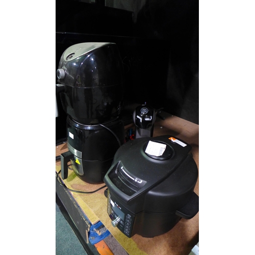 3412 - Two Air Fryers, an Instant Pot and Birdrock Grabbers (Sold as Scrap)       (282-645,673)  * This lot... 