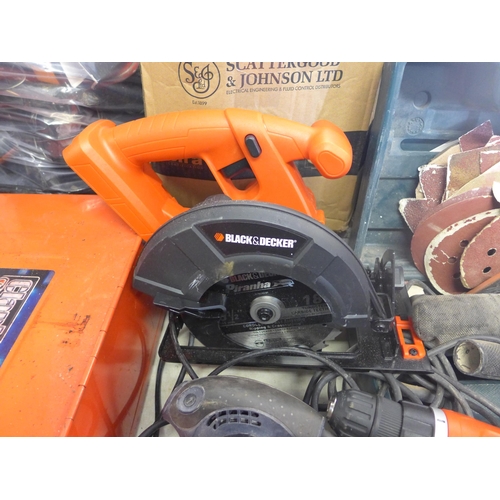 2011 - Black and Decker Quattro multitool, Black and Decker cordless drill and circular saw, Ryobi heat gun... 