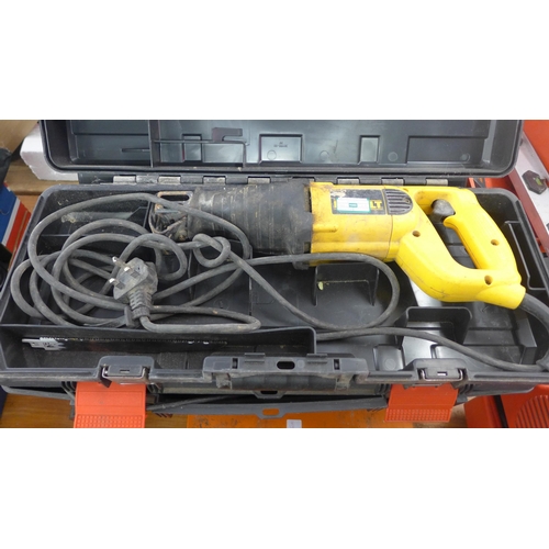 2076 - Dewalt 240V rip/reciprocating saw DW303 in case