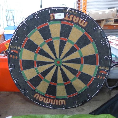 2171 - Dart board by Winmau