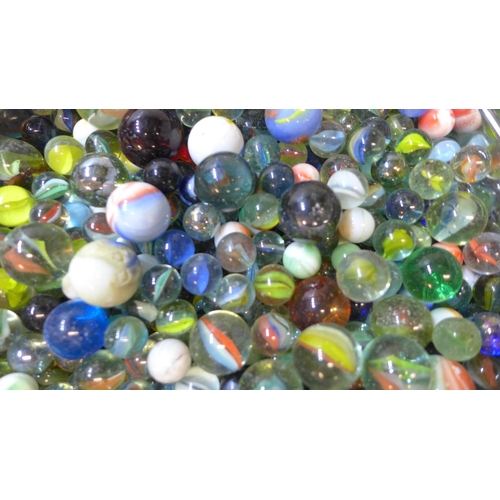 2250 - Two tins of approx. 600 marbles, many vintage