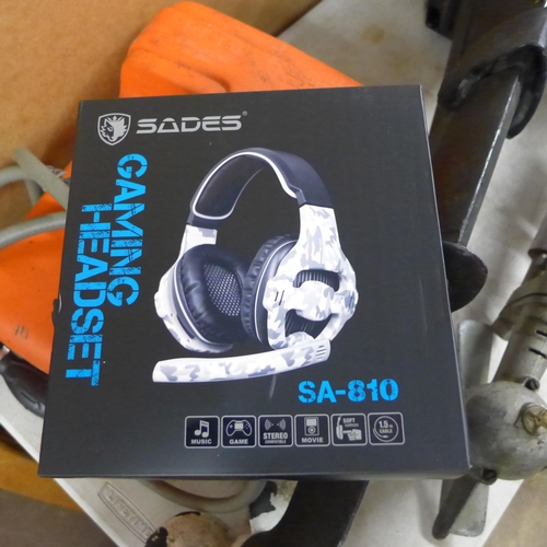 2394 - 18 boxed, unused Sades gaming headsets SA-180