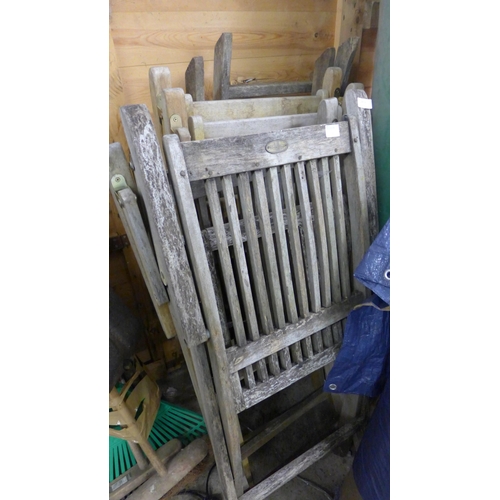 2474 - 6 Wooden folding garden chairs