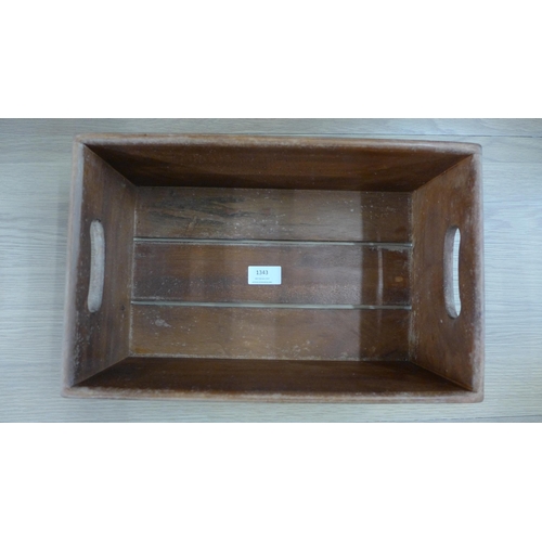 1343 - A large Hogwarts School wooden storage box   #