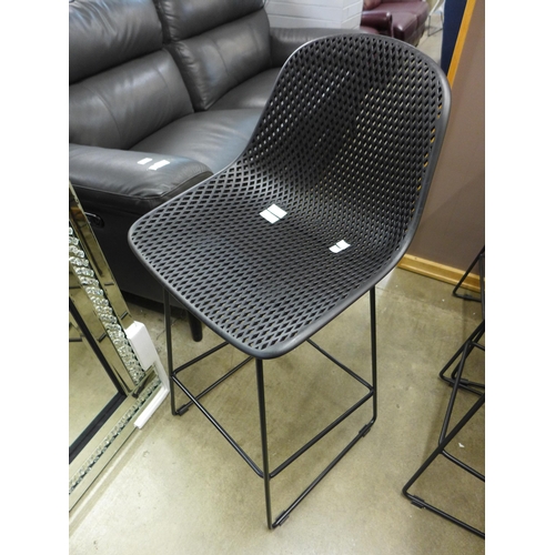 1412 - A pair of Ashwin black bar stools