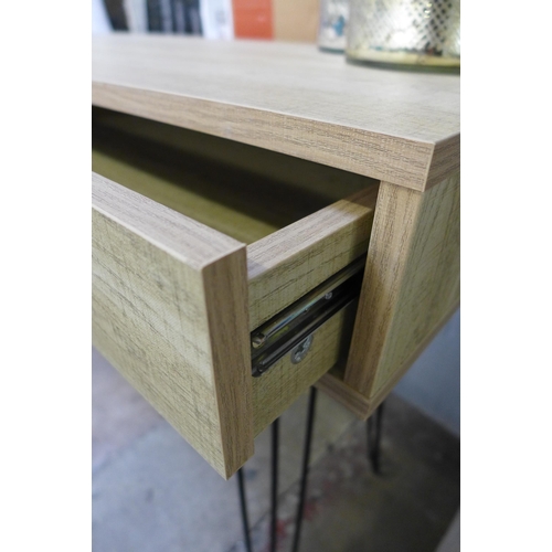 1446 - A Mately natural finish desk