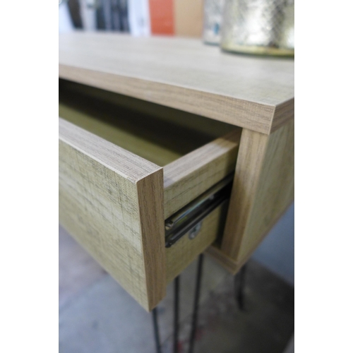 1448 - A Mately natural finish desk