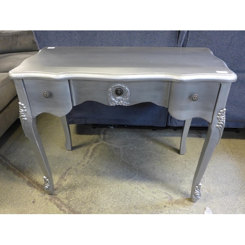 1625 - A silver dressing table