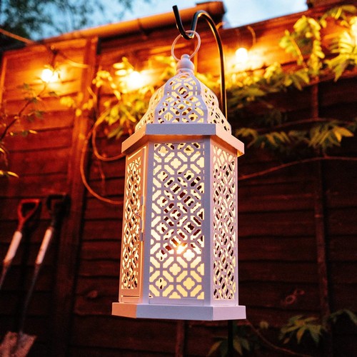 1361 - A large rustic cream metal lantern - H 44cms (64490212)