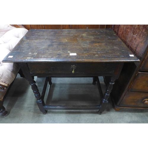 200 - A William III oak single drawer side table